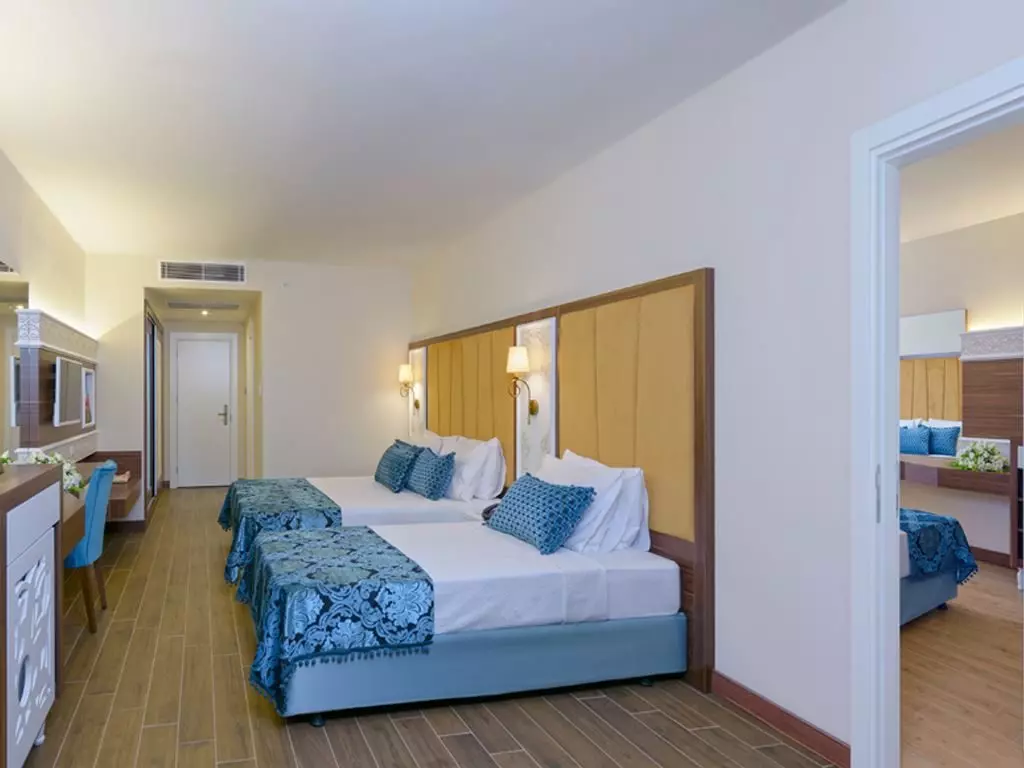 Azur Resort & Spa10